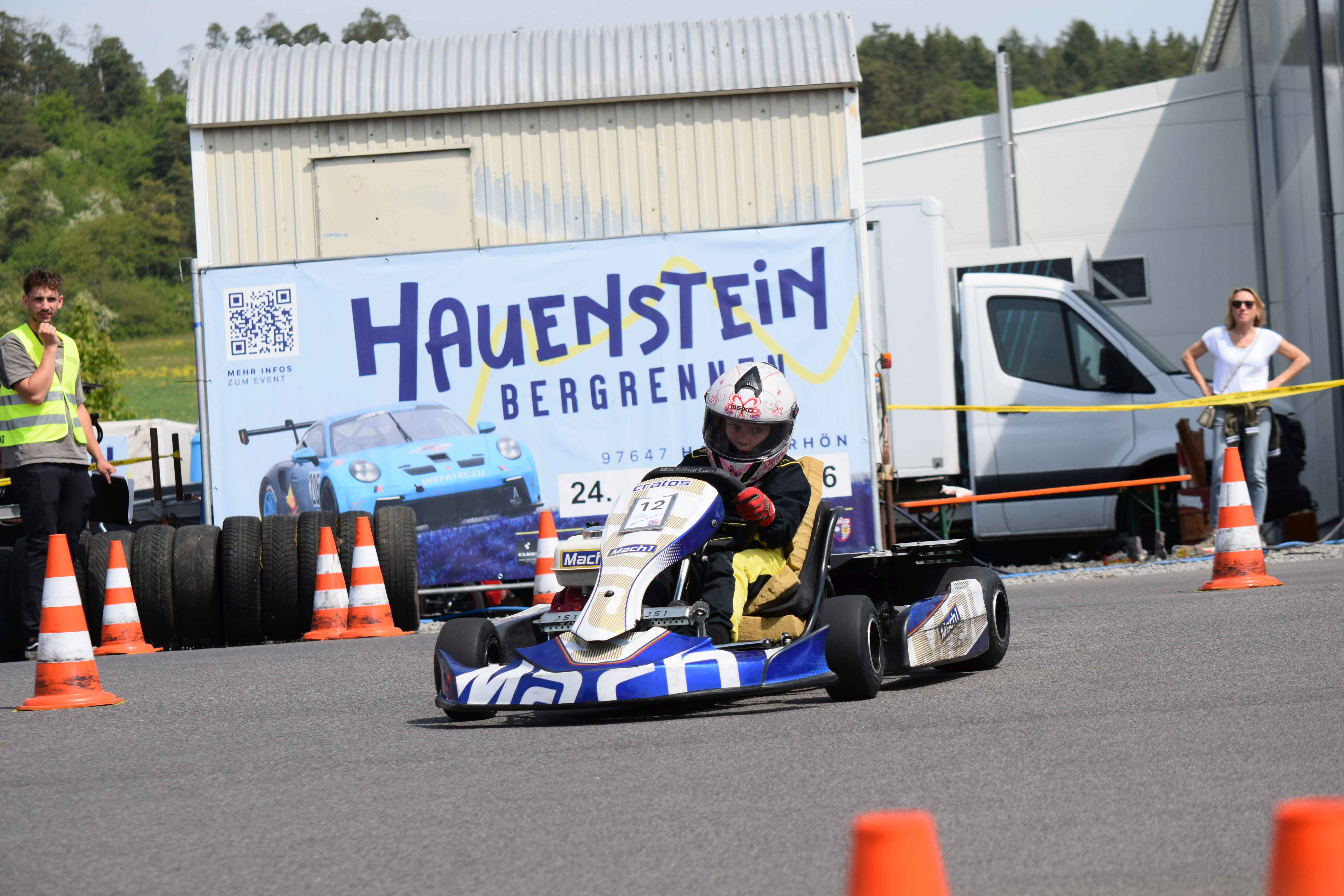 Jugendkartslalom Bild 2