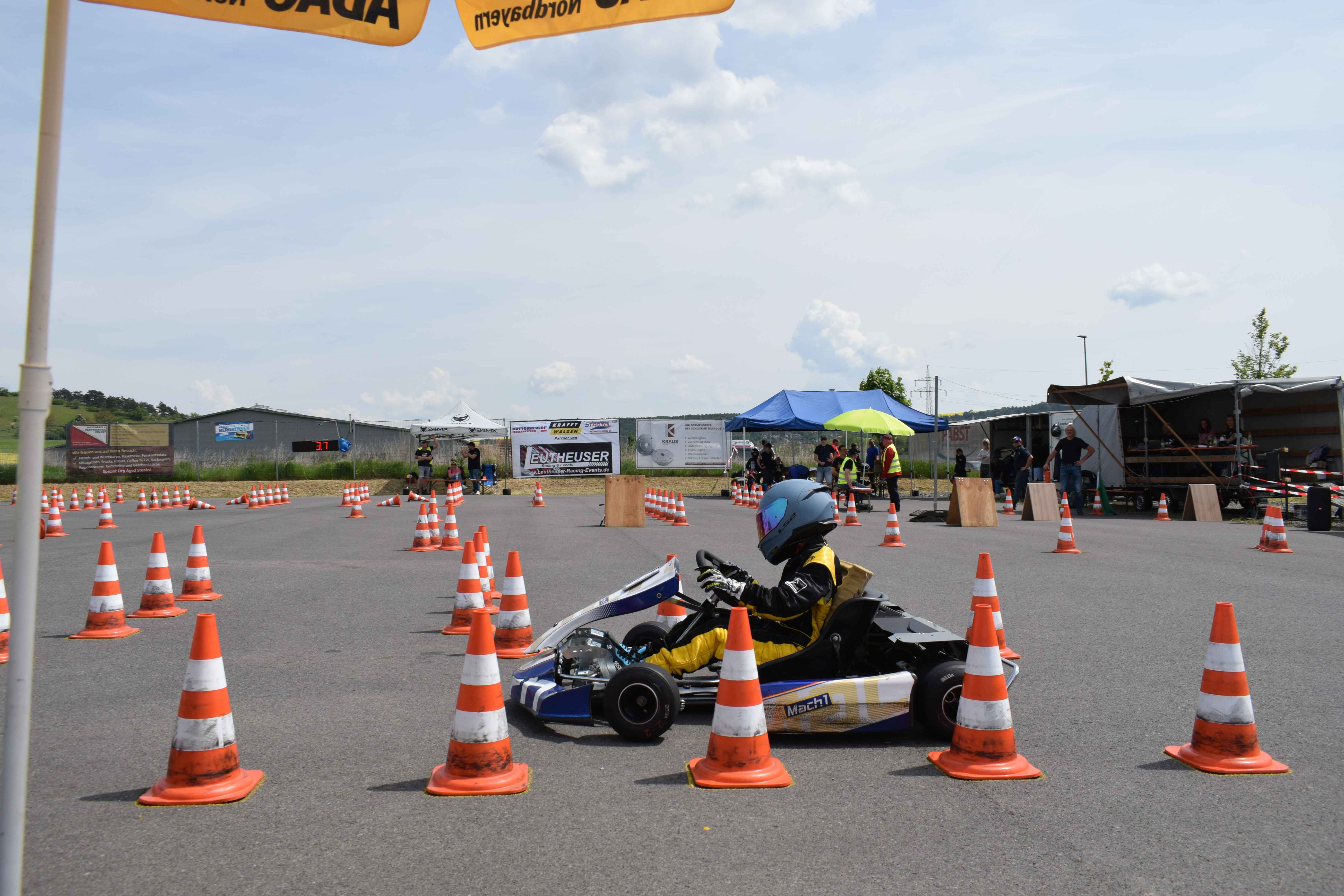 Jugendkartslalom Bild 8