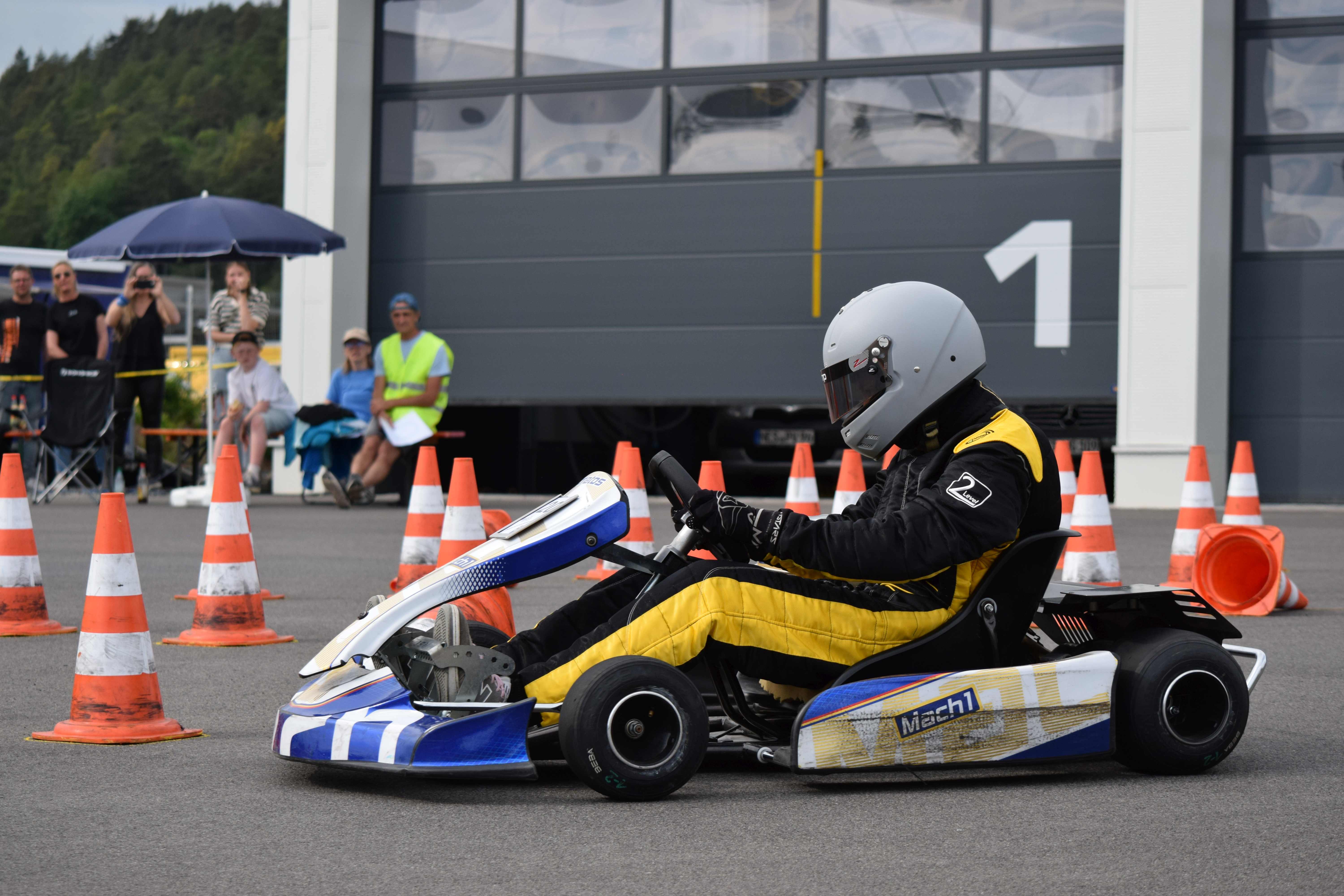 Jugendkartslalom Bild 15